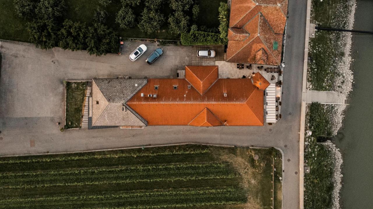 Donauschloessel Hotel Spitz an der Donau Luaran gambar